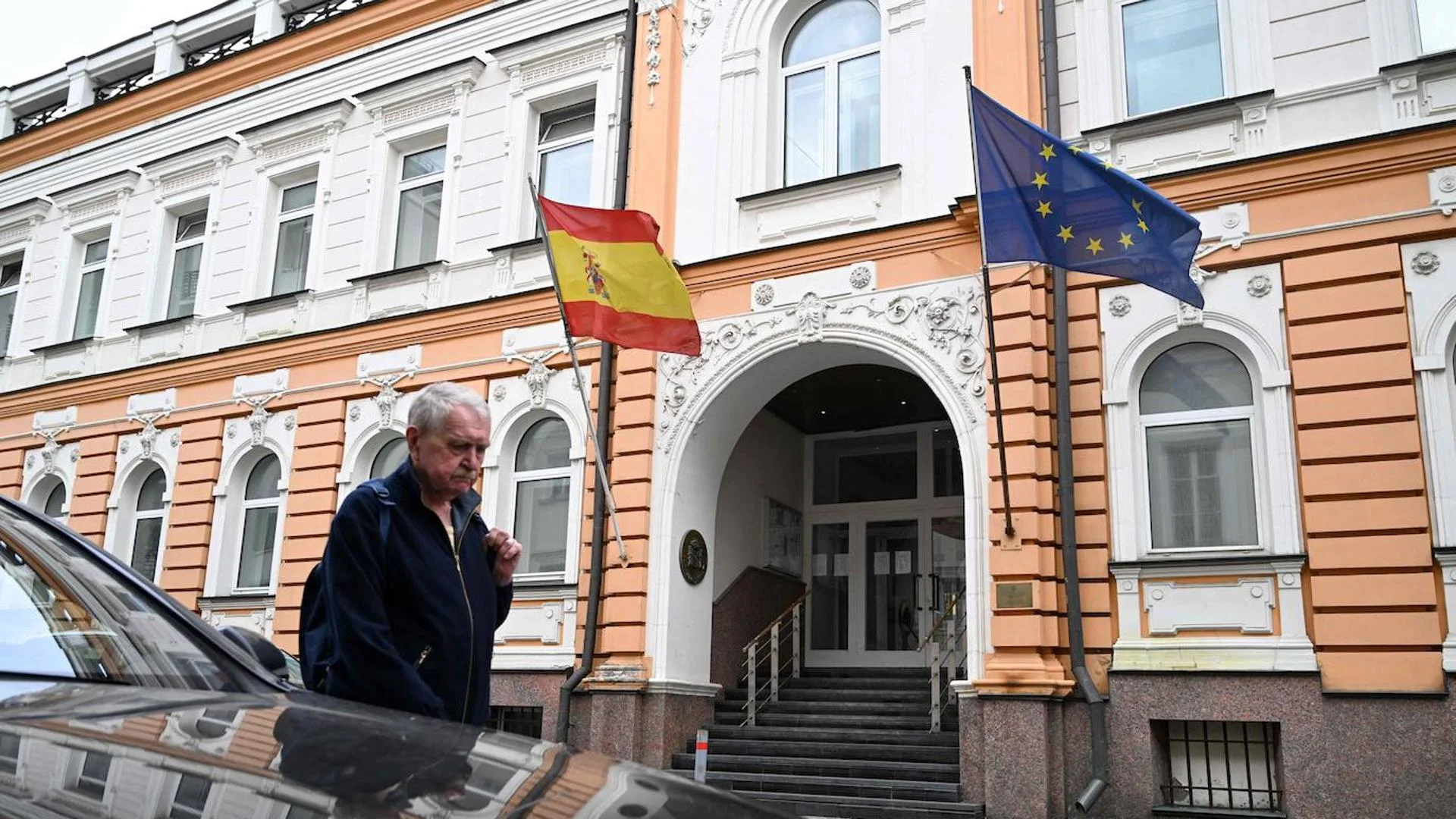O Consulado Geral da Espanha em Moscou parou temporariamente de aceitar pedidos de visto