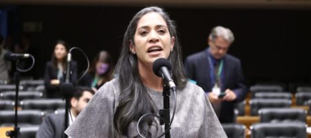 Deputada Célia Xakriabá propõe levantamento sobre impacto da crise climática na vida de mulheres e meninas